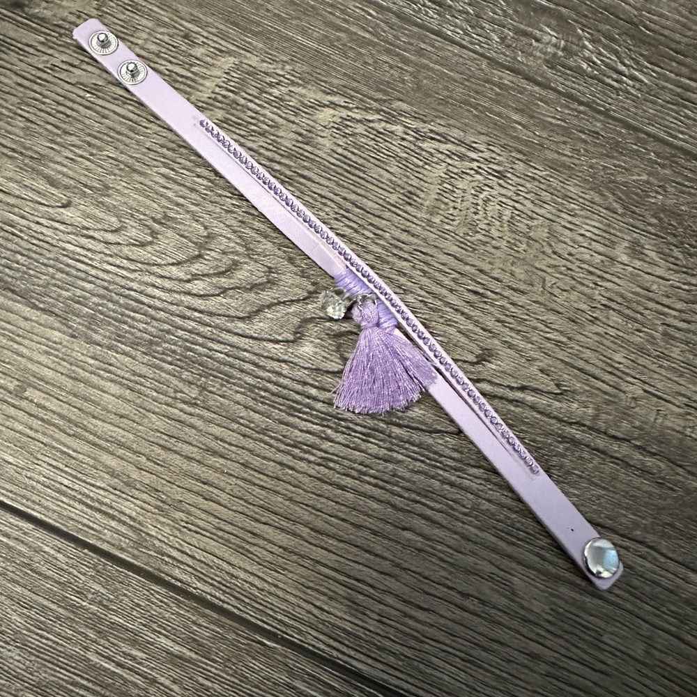 Tassel bracelet with rhinestone purple